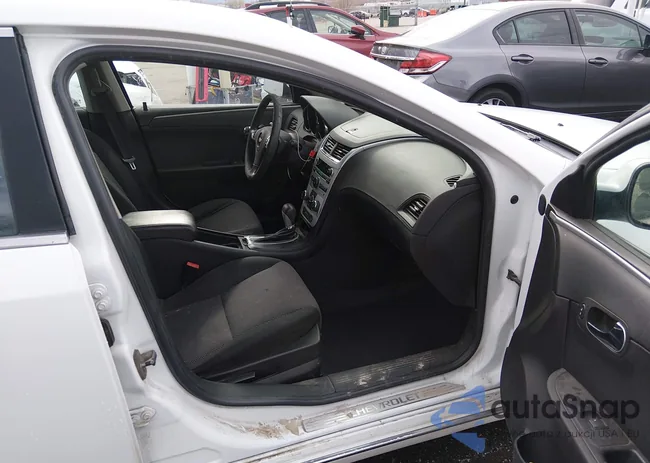 1G1ZC5EB8AF175156: 44393968