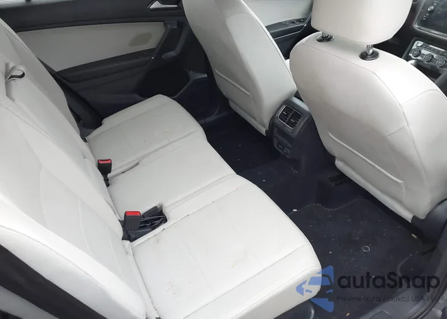 3VV2B7AX2JM044153: 44394144