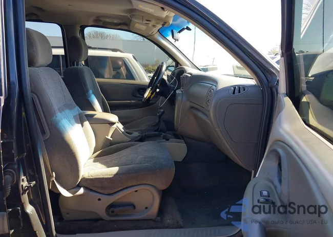 1GNET16S846108985: 44394269