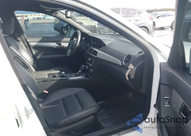 WDDGF4HB7ER305563: 44394428