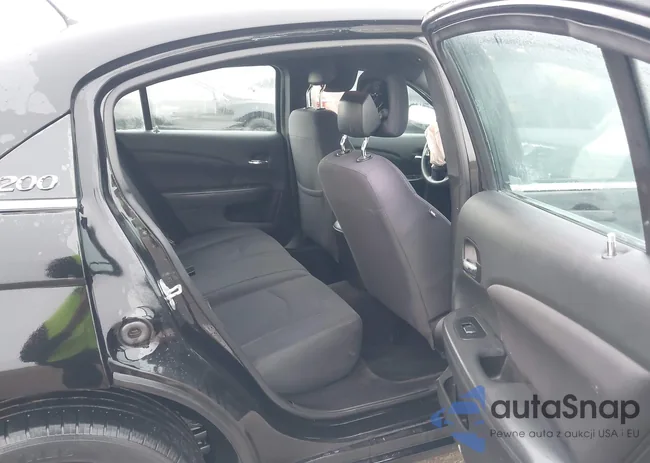 1C3CCBAB1EN206538: 44393463