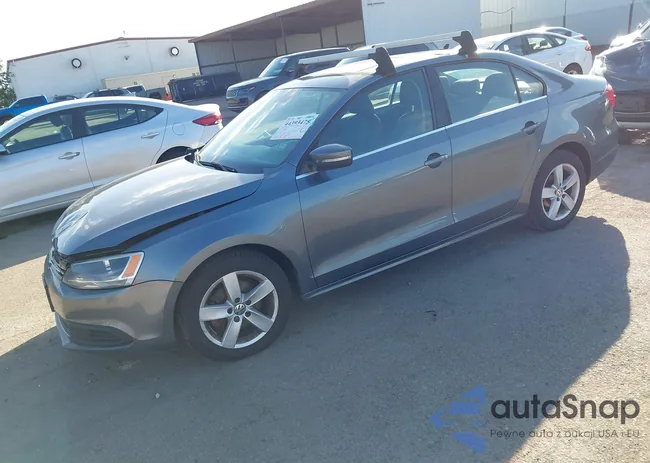 3VWLL7AJXDM420322: 44393475