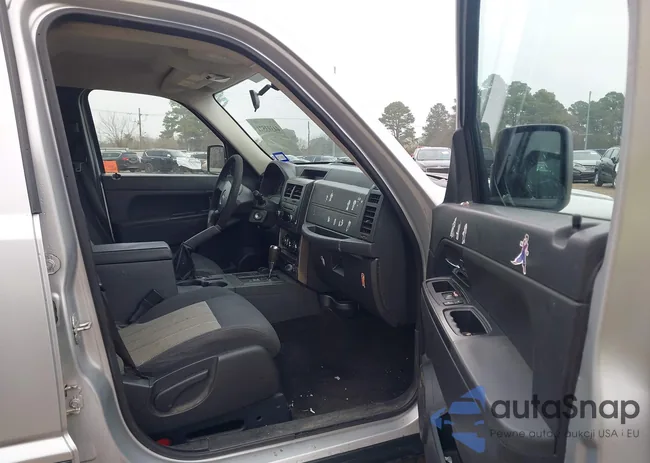 1J4PN2GK7AW131728: 44393571