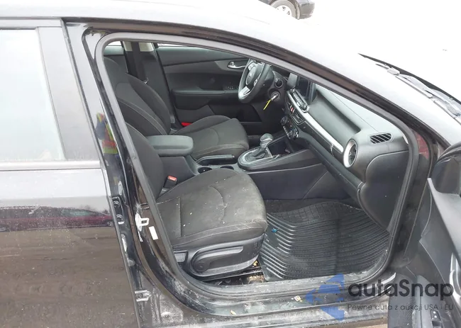 3KPF24AD0KE136488: 44393695