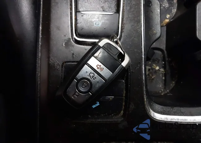 3FA6P0LU0JR155451: 44393757