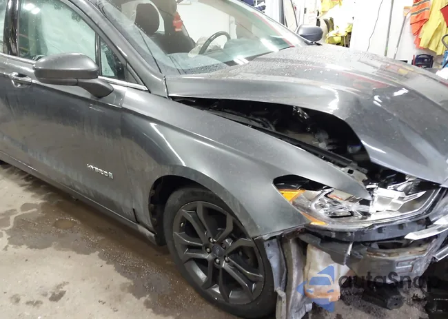 3FA6P0LU0JR155451: 44393757