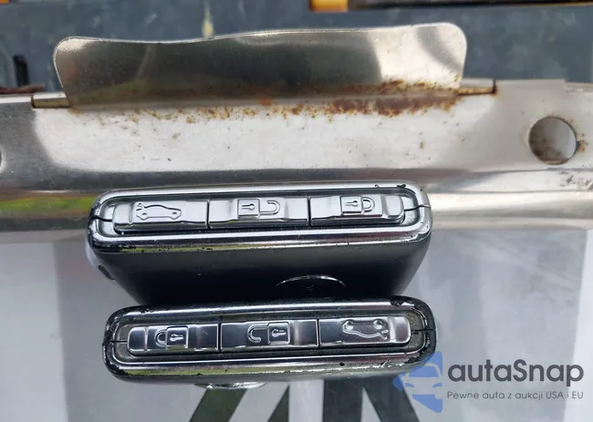 LYV102RL6KB200139: 44393807