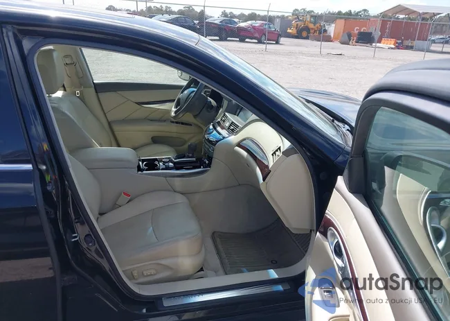 JN1BY1AR3BM376081: 44395218