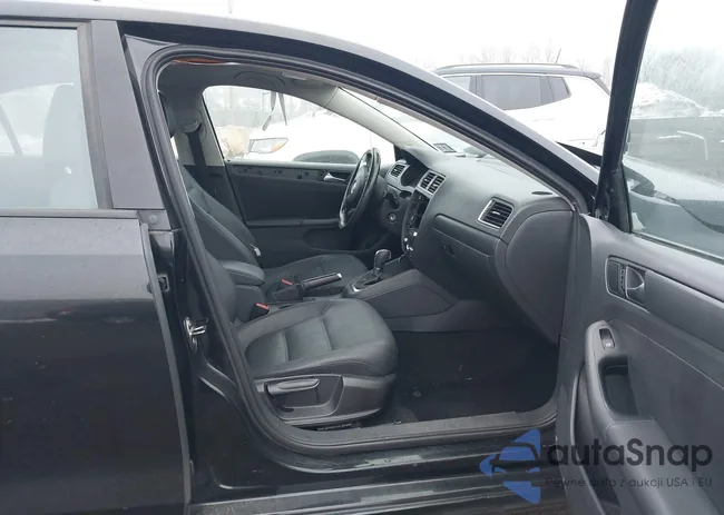 3VWDZ7AJ5BM335730: 44395235