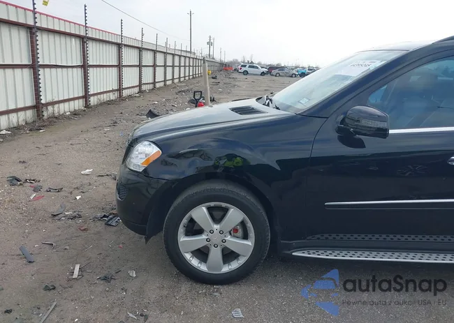 4JGBB5GB2BA631851: 44395245