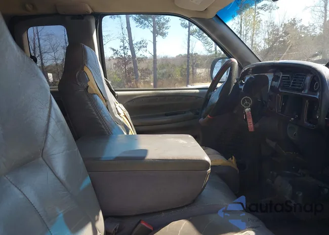 1B7HF13Z2WJ173880: 44395262