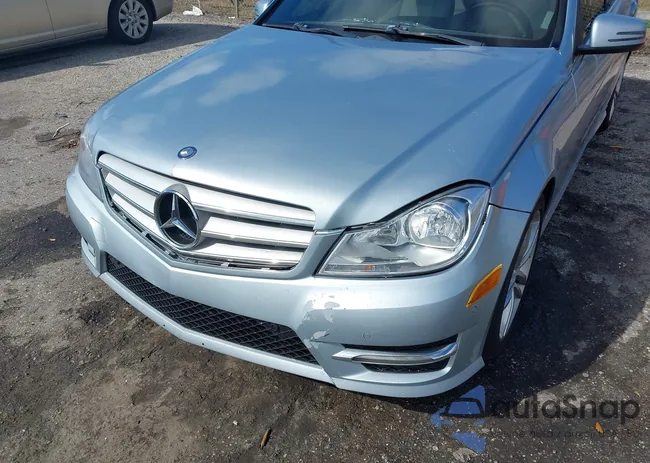 WDDGF4HB1DR257413: 44395378