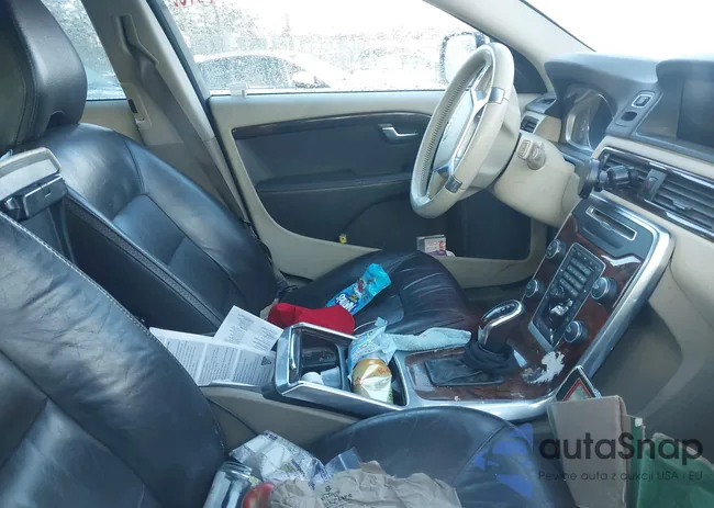 YV4952BL3E1180617: 44394469