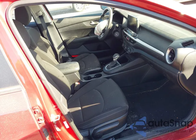 3KPF24AD0LE183165: 44394503