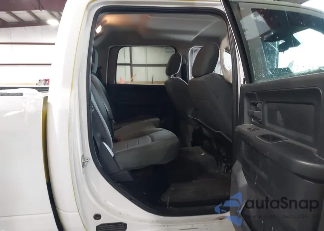 3C6UR5CJ1GG186959: 44395860