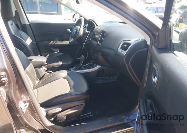 3C4NJDBB9LT132609: 44395879