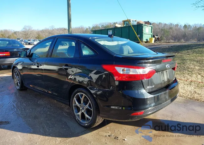 1FADP3F22DL211752: 44396133