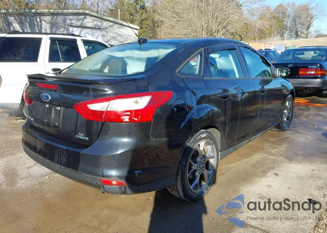 1FADP3F22DL211752: 44396133