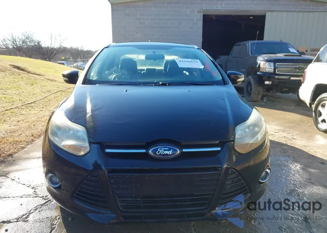 1FADP3F22DL211752: 44396133