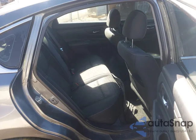 1N4AL3AP4JC209370: 44396174