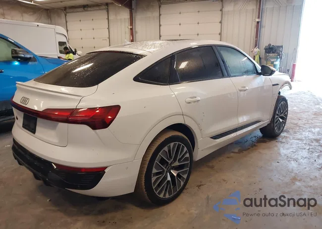 WA1DAAGEXRB066833: 44396358