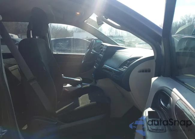 2C4RDGCG9GR395373: 44395477