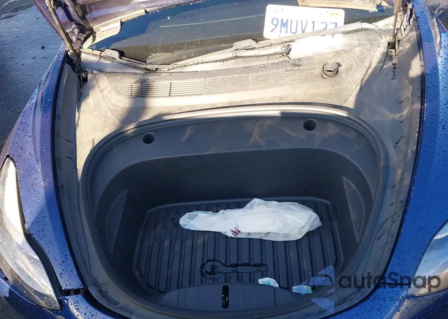 5YJ3E1EB8MF937801: 44395571