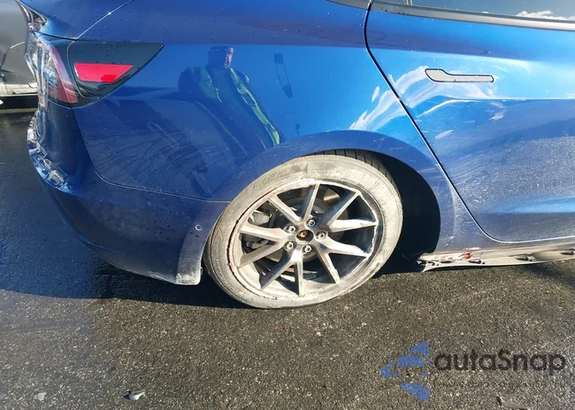 5YJ3E1EB8MF937801: 44395571