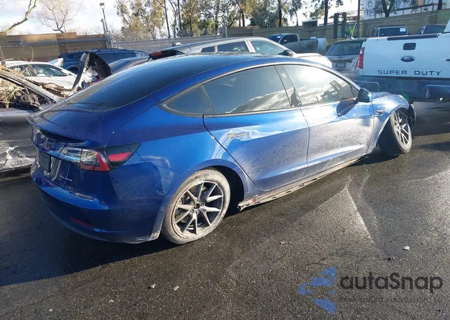 5YJ3E1EB8MF937801: 44395571