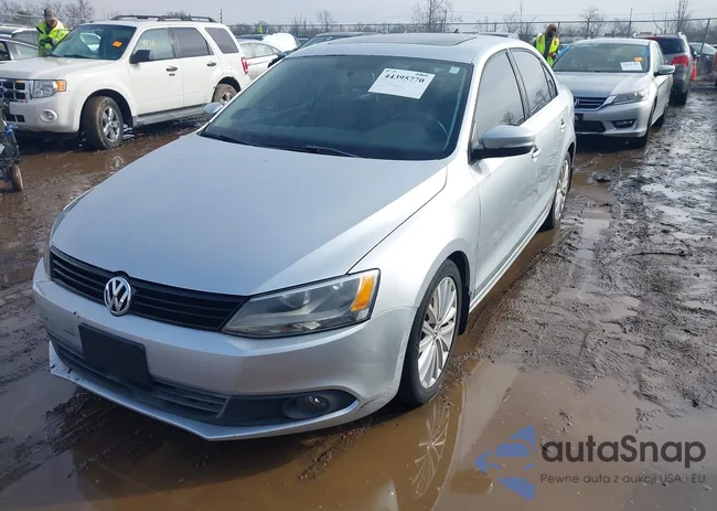 3VWLL7AJ9DM387006: 44395770