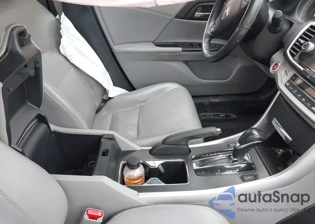 1HGCR2F8XFA018893: 44396835