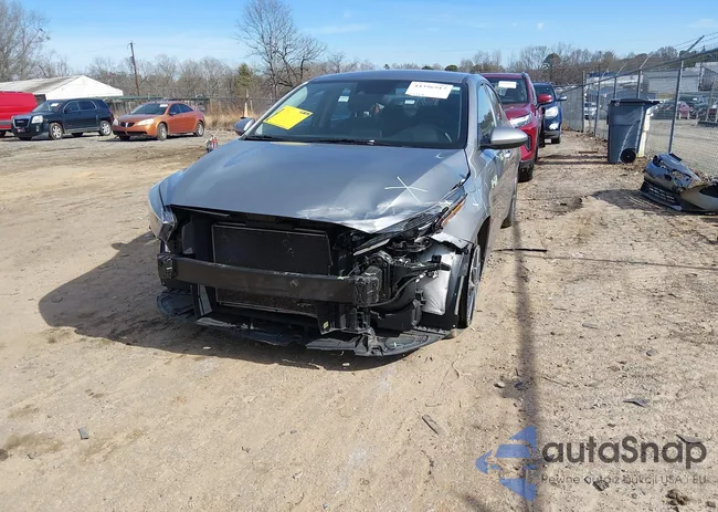 3KPF24AD1PE569731: 44396917