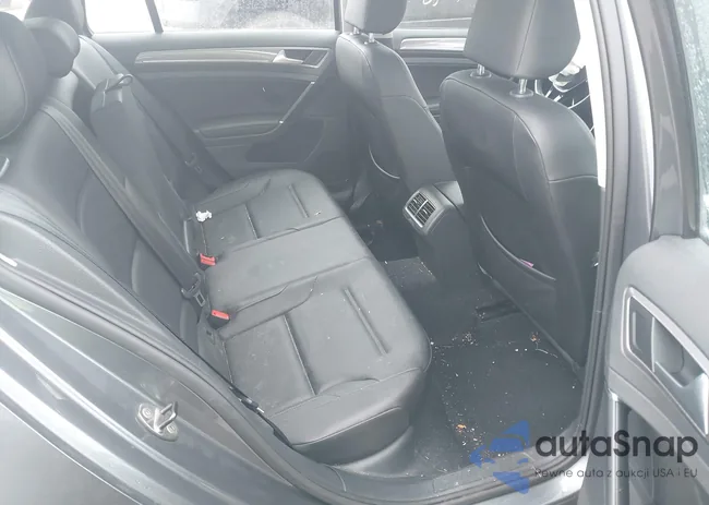 3VWH17AU0HM520750: 44396998