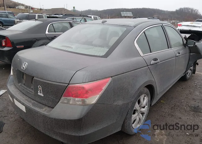 1HGCP2F83AA054097: 44397137