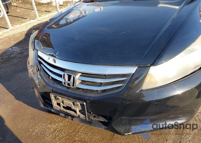 1HGCP2F64BA138266: 44397217