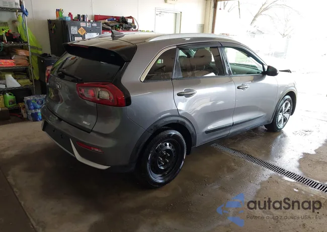 KNDCB3LC0J5111411: 44397232