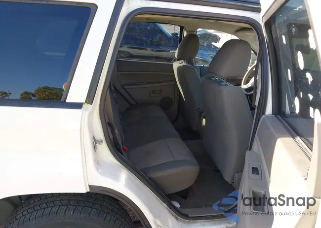 1J8GS48KX8C161352: 44397246