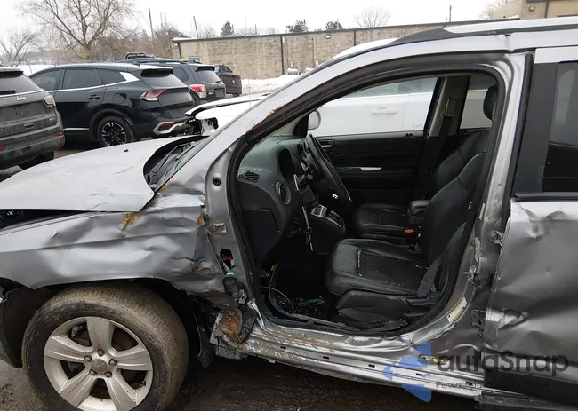 1C4NJDEB3GD616556: 44397421