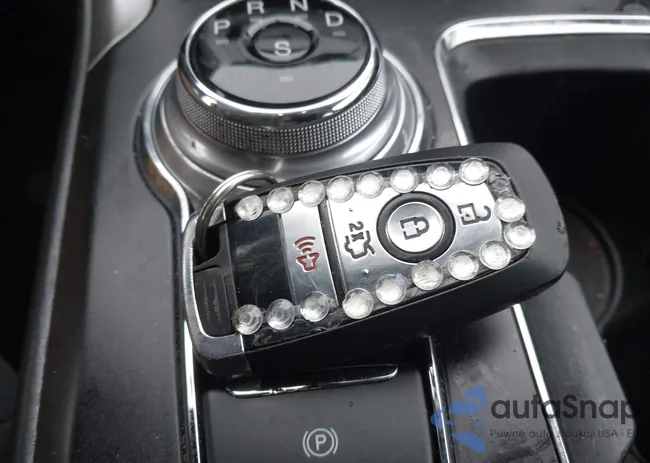 3FA6P0HD6JR178869: 44396547