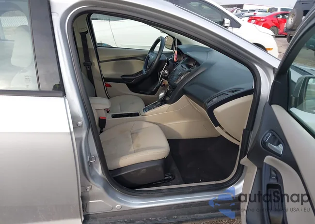 1FADP3F24HL254155: 44396638