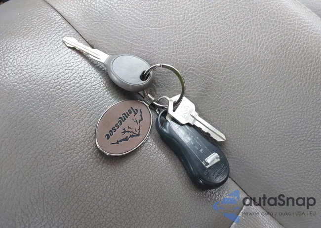 2C8GP64L03R271389: 44396654