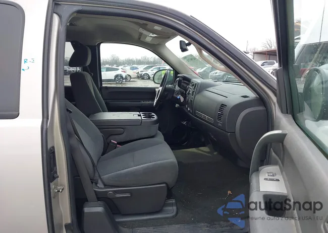 2GCEC19J681225702: 44396731