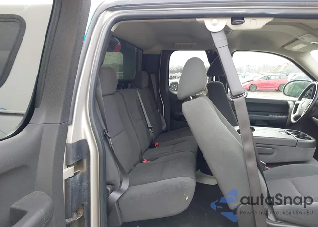 2GCEC19J681225702: 44396731