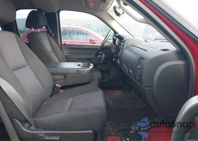 1GCSKSE38AZ108638: 44396753