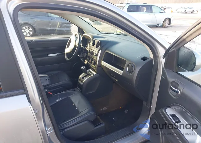 1C4NJDEB9GD723028: 44396815