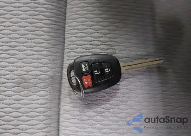 2T1BURHE5HC879739: 44398387