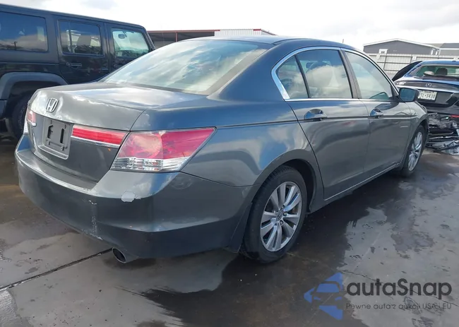 1HGCP2E7XCA035686: 44398394