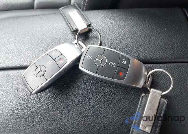 W1N0G8EB0LF823560: 44398853