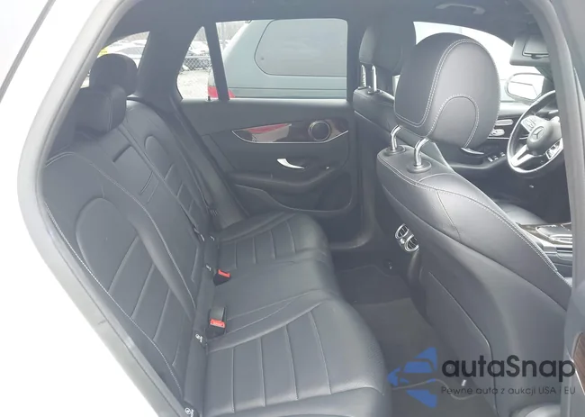 W1N0G8EB0LF823560: 44398853