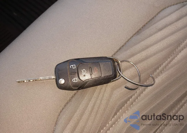 3FA6P0G72GR293747: 44398867